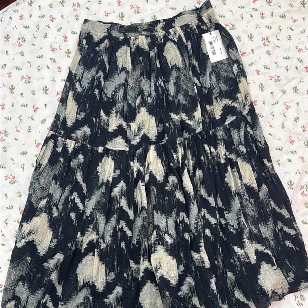 Elegant Black and Cream Women's Skirt